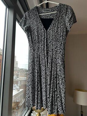 Abercrombie button up V neck black and white floral dress